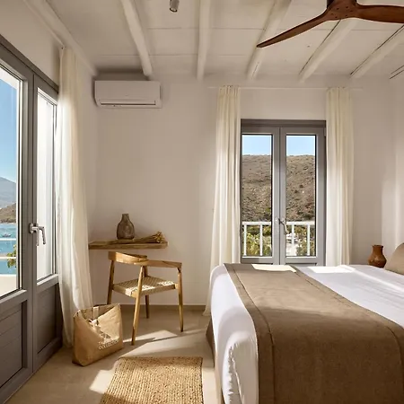 Soleil - Delmar Collection * Adamantas (Milos)