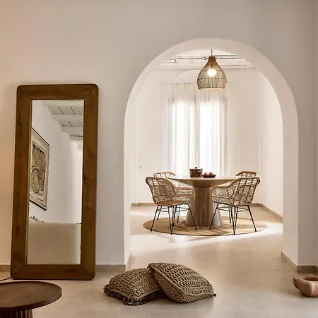 Soleil - Delmar Collection * Adamantas (Milos)